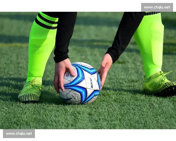 高清流畅足球赛事直播APP下载畅享实时精彩对决全程不漏每一球 - 副本 (20) - 副本 - 副本